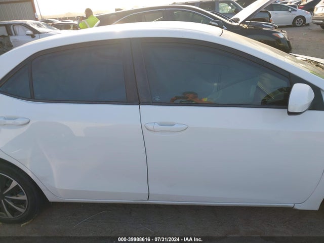 Toyota COROLLA LE 2018 2T1BURHE4JC001774 Image 13