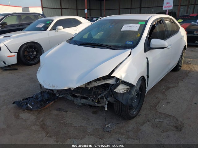 Toyota COROLLA LE 2018 2T1BURHE4JC001774 Image 2