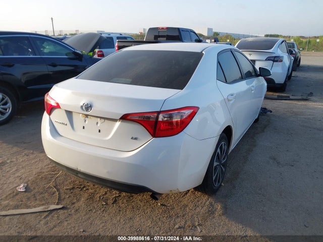 Toyota COROLLA LE 2018 2T1BURHE4JC001774 Image 4