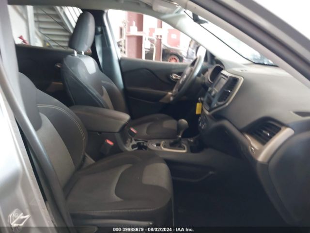 1C4PJMCB7JD564710 Jeep Cherokee Latitude 4x4