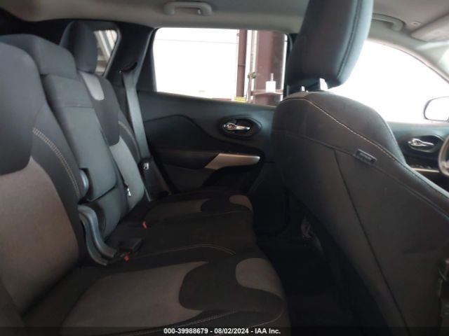 1C4PJMCB7JD564710 Jeep Cherokee Latitude 4x4