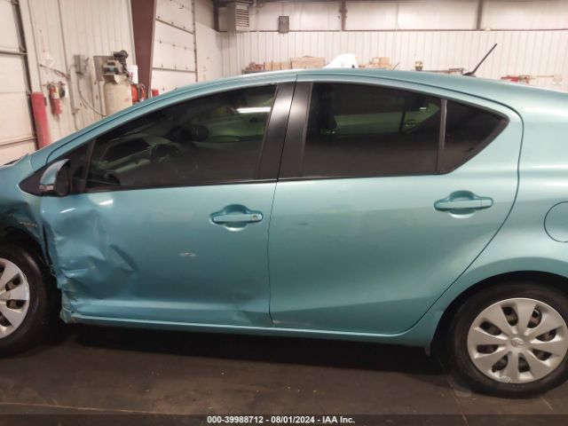 JTDKDTB34E1066302 Toyota Prius C Two