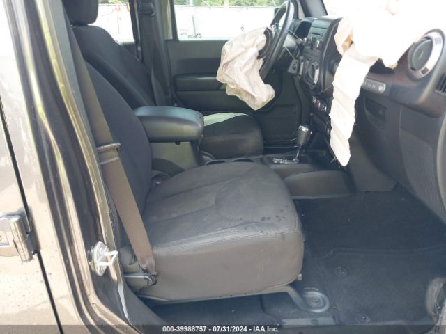 1C4BJWDG7GL337256 Jeep Wrangler Unlimited Sport