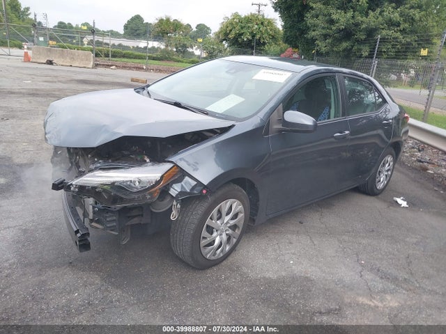 Toyota COROLLA LE 2018 2T1BURHE8JC091558 Image 2