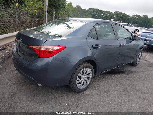 Toyota COROLLA LE 2018 2T1BURHE8JC091558 Image 4