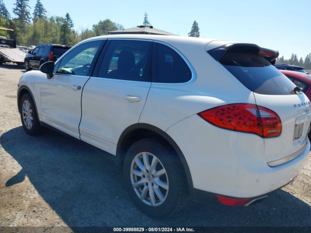 2011 PORSCHE CAYENNE WP1AA2A27BLA06892 Photo 2