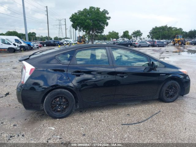 JTDKN3DU3F0448931 Toyota Prius Two