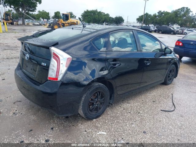 JTDKN3DU3F0448931 Toyota Prius Two