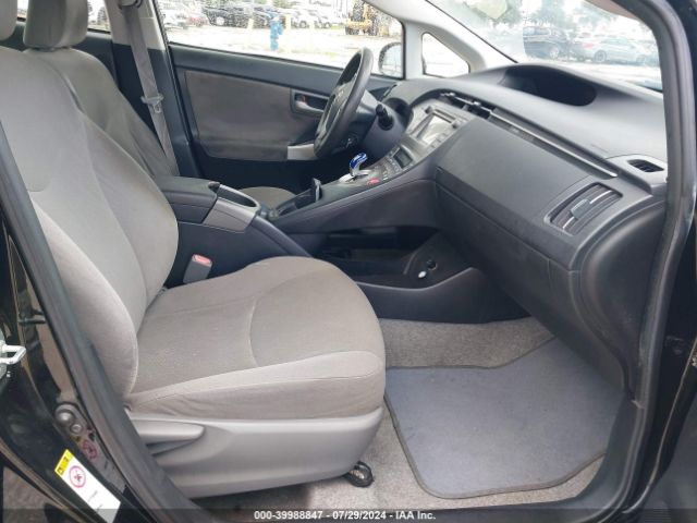 JTDKN3DU3F0448931 Toyota Prius Two