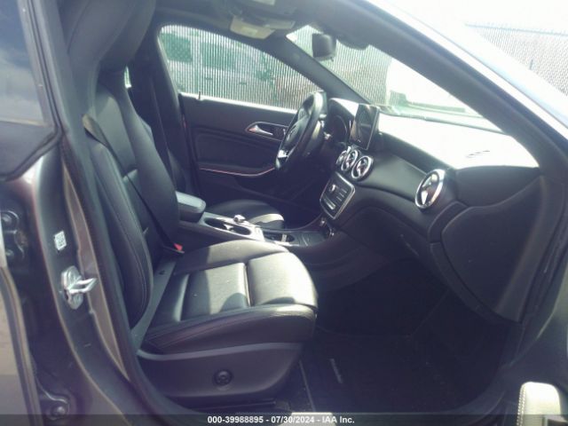 WDDSJ4GB5HN418773 Mercedes-Benz CLA 250 4MATIC