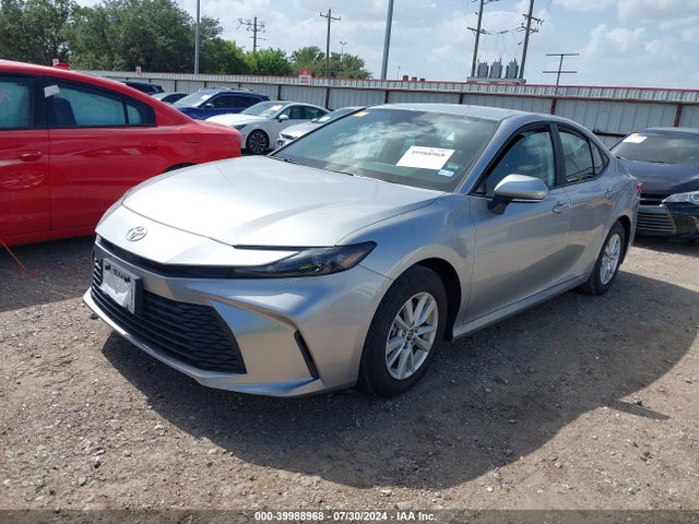 Toyota CAMRY LE 2025 4T1DAACK0SU507120 Image 2