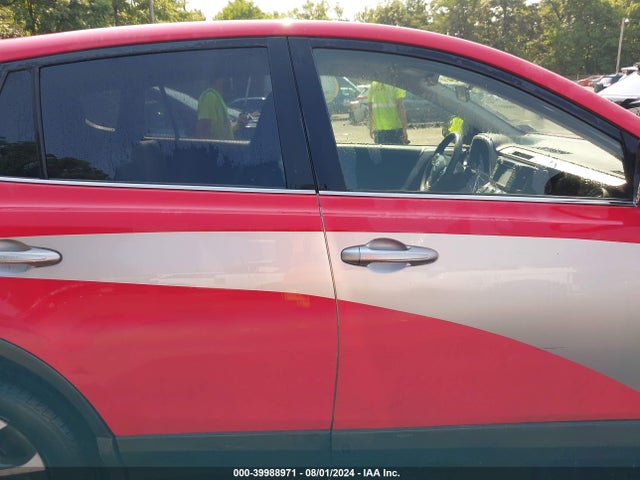 Toyota RAV4 LE 2018 JTMZFREV6JJ179610 Image 14