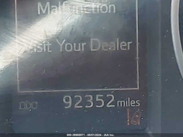 Toyota RAV4 LE 2018 JTMZFREV6JJ179610 Image 16