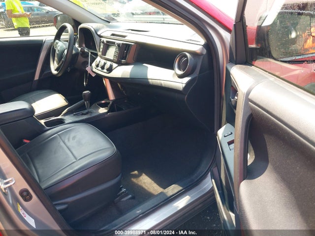Toyota RAV4 LE 2018 JTMZFREV6JJ179610 Image 5