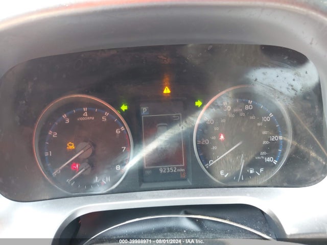 Toyota RAV4 LE 2018 JTMZFREV6JJ179610 Image 7