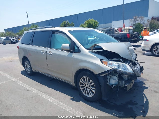 Toyota Sienna Xle 8 Passenger 2015 5TDYK3DC7FS553141 zdjęcie główne