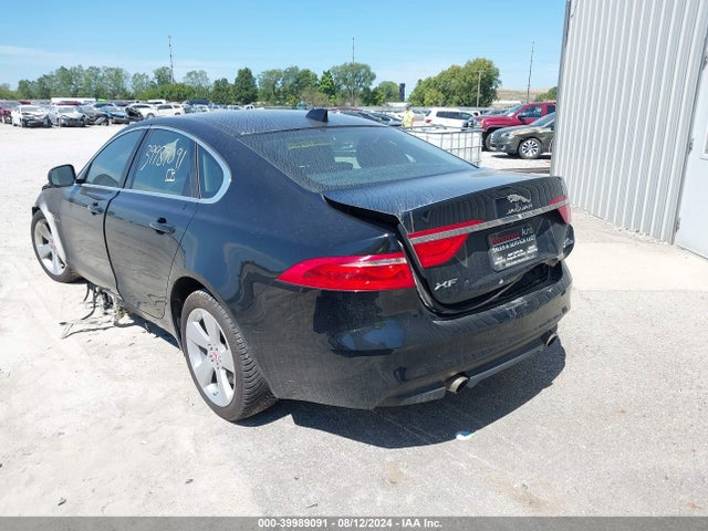 2018 JAGUAR XF SAJBS4FX6JCY69766 Photo 2