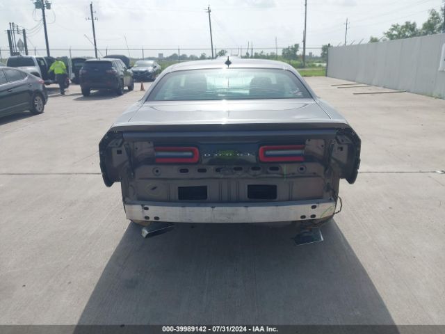 2C3CDZAT9FH758765 Dodge Challenger R/t