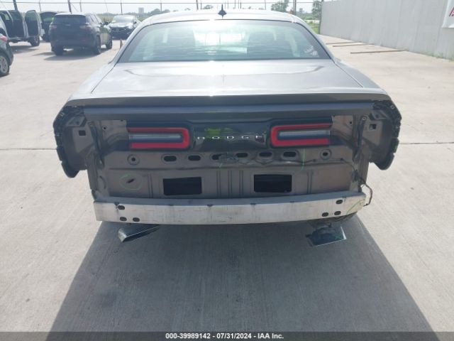 2C3CDZAT9FH758765 Dodge Challenger R/t