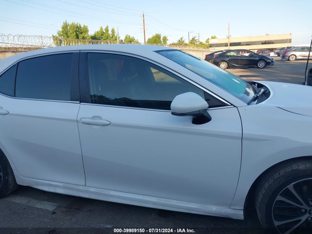 Toyota CAMRY SE 2018 4T1B11HK2JU552008 Image 13