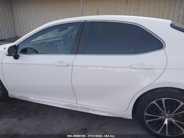Toyota CAMRY SE 2018 4T1B11HK2JU552008 Image 14