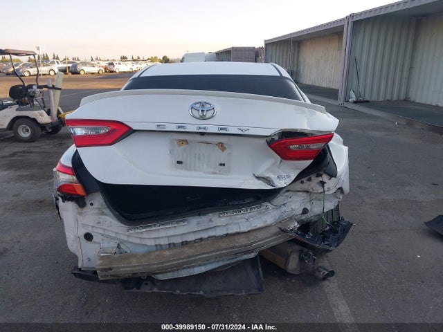 Toyota CAMRY SE 2018 4T1B11HK2JU552008 Image 16