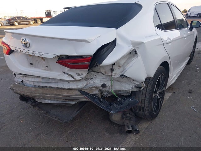Toyota CAMRY SE 2018 4T1B11HK2JU552008 Image 6