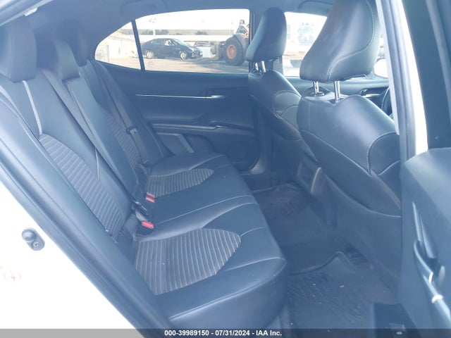 Toyota CAMRY SE 2018 4T1B11HK2JU552008 Image 8