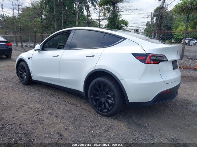 2021 TESLA MODEL Y 5YJYGDEE0MF072494 Photo 2