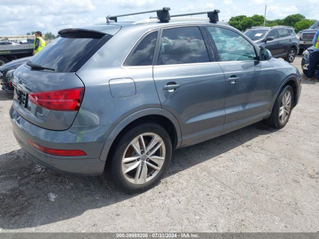 WA1EFCFS8GR010709 Audi Q3 2.0t Premium Plus
