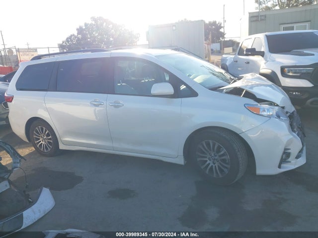 Toyota Sienna Xle 8 Passenger 2018 5TDYZ3DC5JS921403 Image 13