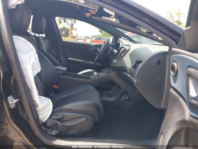 1C3CCCDG0FN644448 Chrysler 200 S