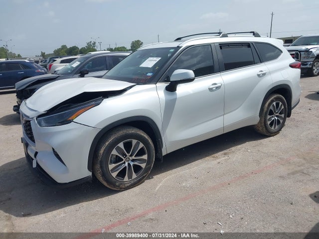 Toyota Highlander Xle 2023 5TDKDRBH7PS015980 Image 2