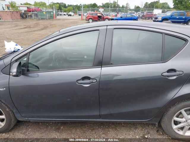 JTDKDTB32E1079405 Toyota Prius C Three