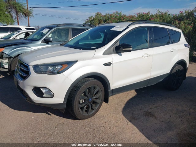 Ford Escape Titanium 2017 1FMCU9JD9HUE88274 Image 2