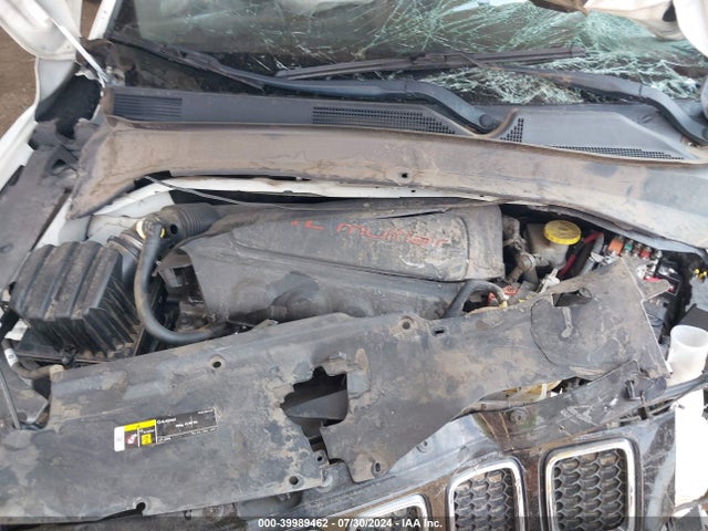 3C4NJCBB3JT240926 Jeep Compass Latitude Fwd