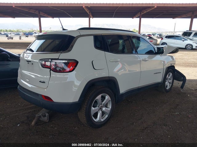 3C4NJCBB3JT240926 Jeep Compass Latitude Fwd