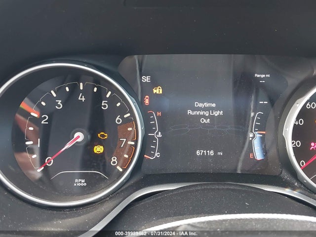 3C4NJCBB3JT240926 Jeep Compass Latitude Fwd