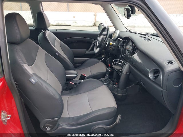 2006 MINI COOPER S WMWRE335X6TJ35671 Photo 4