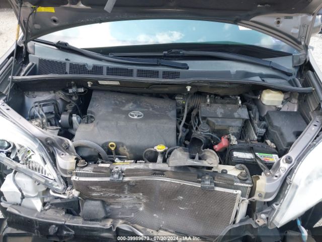 5TDYK3DC5FS641539 Toyota Sienna Xle Premium 8 Passenger