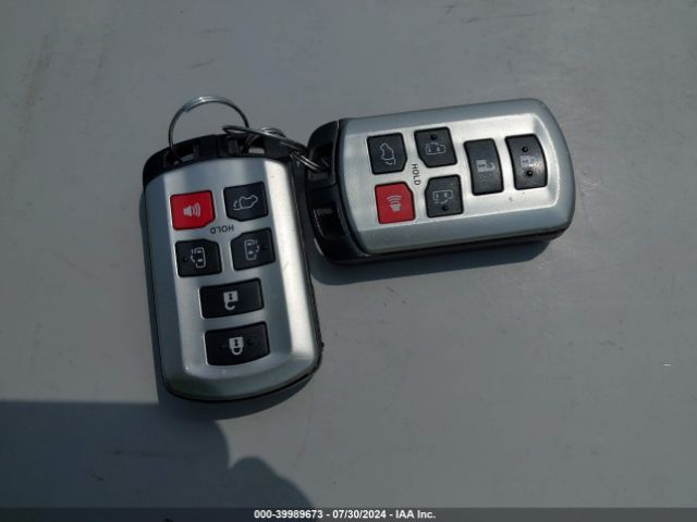5TDYK3DC5FS641539 Toyota Sienna Xle Premium 8 Passenger