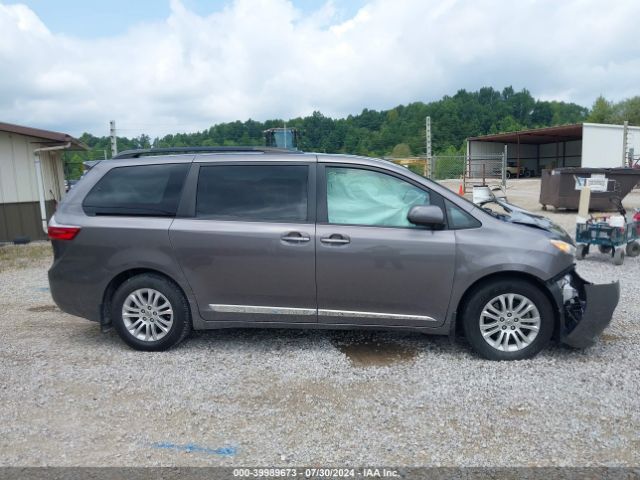 5TDYK3DC5FS641539 Toyota Sienna Xle Premium 8 Passenger