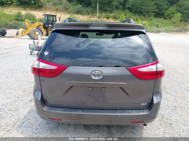 5TDYK3DC5FS641539 Toyota Sienna Xle Premium 8 Passenger