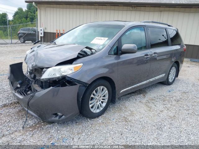 5TDYK3DC5FS641539 Toyota Sienna Xle Premium 8 Passenger