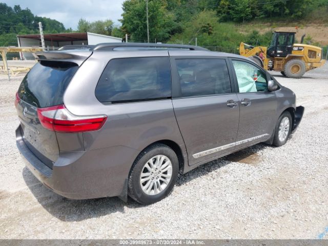 5TDYK3DC5FS641539 Toyota Sienna Xle Premium 8 Passenger