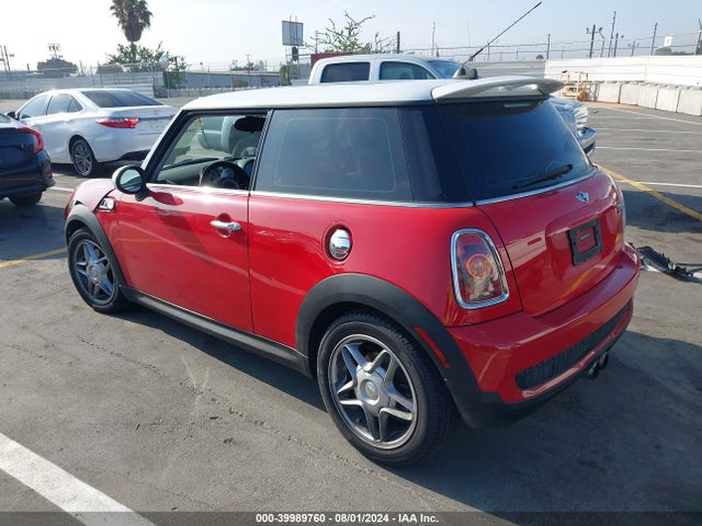 2009 MINI COOPER S WMWMF735X9TW85245 Photo 2
