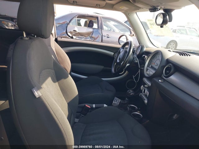 2009 MINI COOPER S WMWMF735X9TW85245 Photo 4