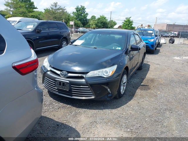 Toyota CAMRY LE 2015 4T4BF1FK7FR511729 Image 2