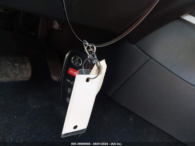 Toyota Corolla Cross Xle 2022 7MUDAABG2NV039150 Image 11
