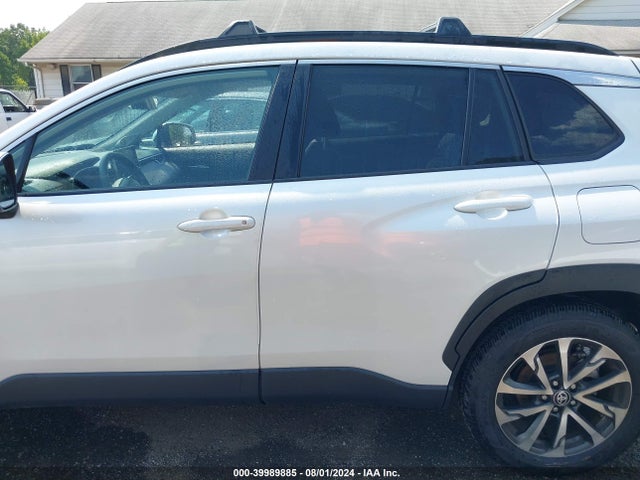 Toyota Corolla Cross Xle 2022 7MUDAABG2NV039150 Image 14
